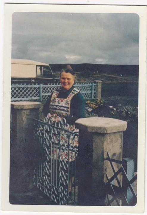 Kirsty's granny, Morag MacDonald, at the gate of her B&B at Cnoc-na-luib